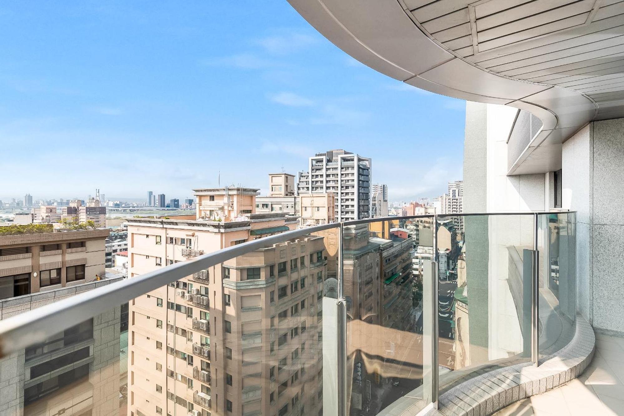 Apartmán High Floor New Bldg 4B2Bldk Ximending, Stunning Views • 高層新樓 4房2衛 西門町 美景 Tchaj-pej Exteriér fotografie
