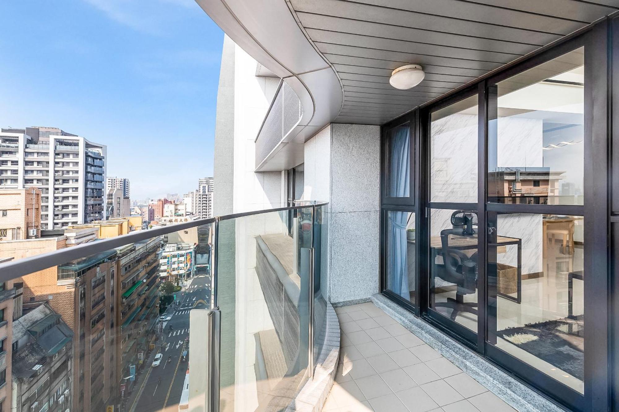 Apartmán High Floor New Bldg 4B2Bldk Ximending, Stunning Views • 高層新樓 4房2衛 西門町 美景 Tchaj-pej Exteriér fotografie